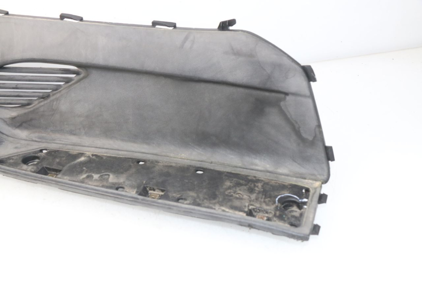 photo de MARCHE PIED DESTRO KYMCO DINK STREET 125 (2009 - 2014) - Zoom sui componenti