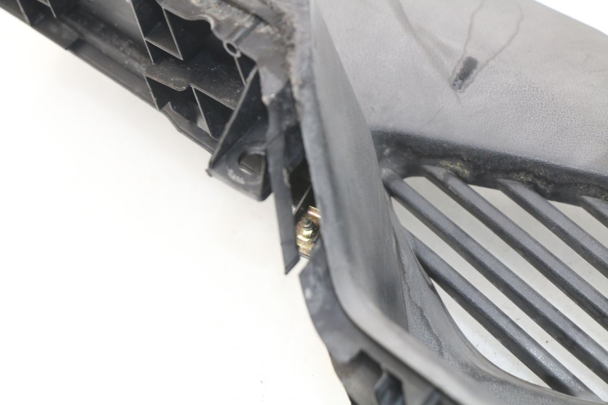 photo de MARCHE PIED DESTRO KYMCO DINK STREET 125 (2009 - 2014) - Dettagli dei punti di fissaggio