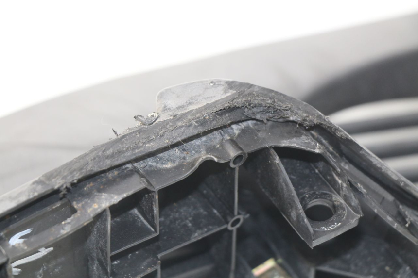 photo de MARCHE PIED DESTRO KYMCO DINK STREET 125 (2009 - 2014) - Marcature e riferimenti originali