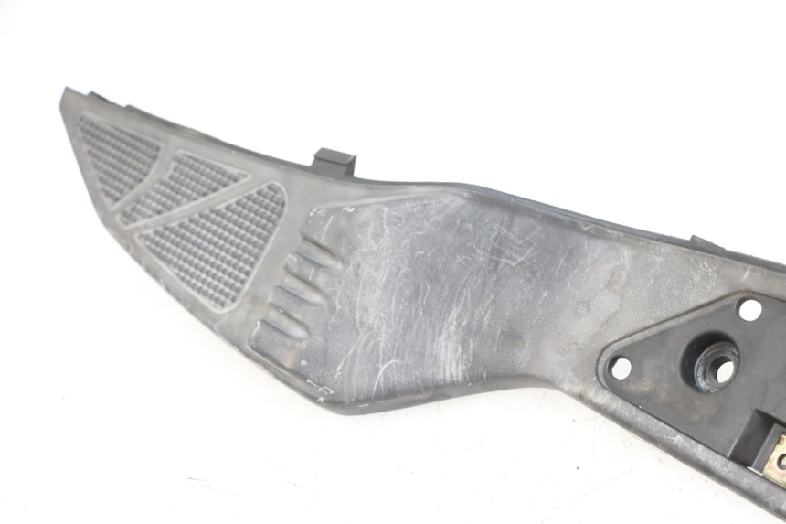 photo de MARCHE PIED DESTRO KYMCO DINK STREET 125 (2009 - 2014) - Primo piano tecnico