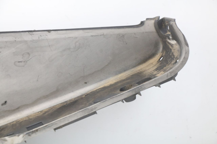 photo de MARCHE PIED DESTRO HONDA FES PANTHEON 125 (2003 - 2007) - Dettagli dei punti di fissaggio