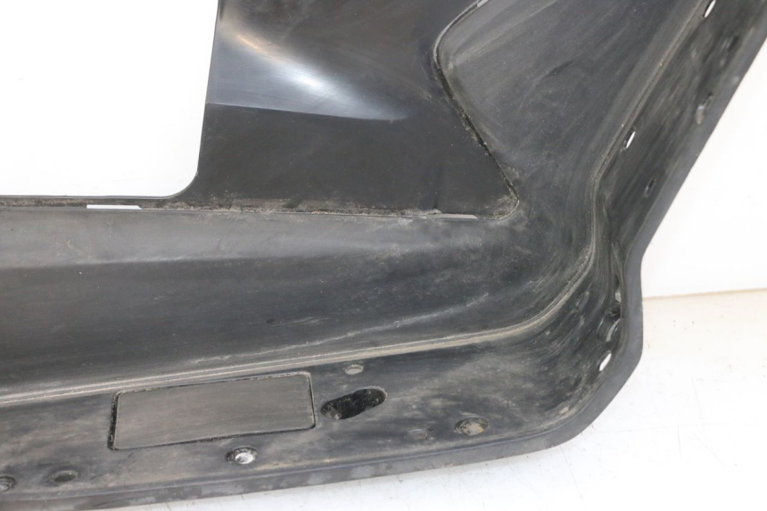 photo de CARENA PEDANA DESTRA HONDA FORZA ABS 300 (2013 - 2017) - Caratteristiche distintive