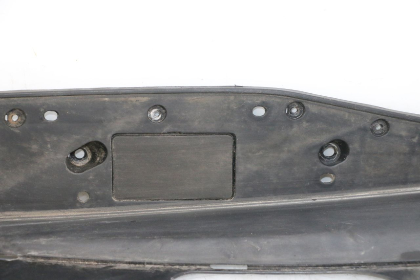 photo de CARENA PEDANA DESTRA HONDA FORZA ABS 300 (2013 - 2017) - Dettagli dei punti di fissaggio