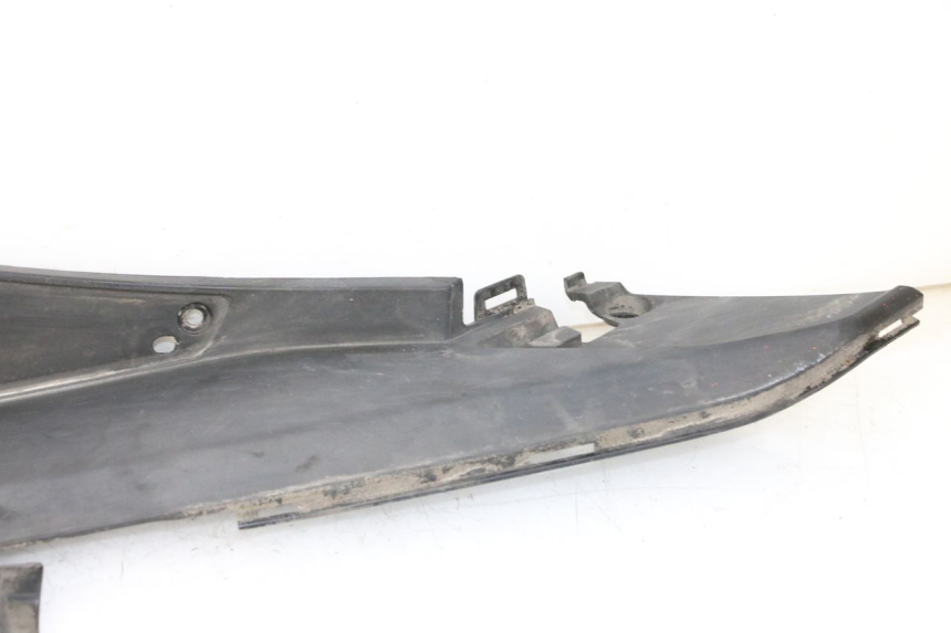 photo de CARENA PEDANA DESTRA HONDA FORZA ABS 300 (2013 - 2017) - Stato della superficie e materiale