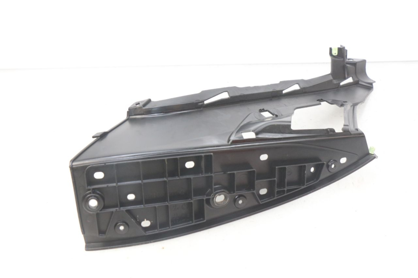 photo de MARCHE PIED DESTRO PEUGEOT GEOPOLIS 400 (2007 - 2013) - Zoom sullo stato d'uso