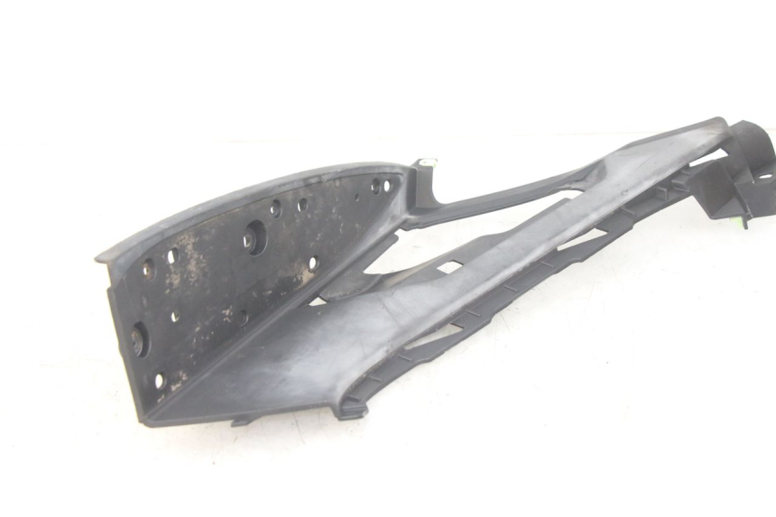 photo de CARENA PEDANA DESTRA PEUGEOT GEOPOLIS RS 125 (2007 - 2009) - Altra angolazione