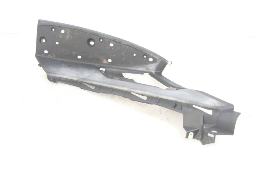 photo de CARENA PEDANA DESTRA PEUGEOT GEOPOLIS RS 125 (2007 - 2009) - Primo piano tecnico