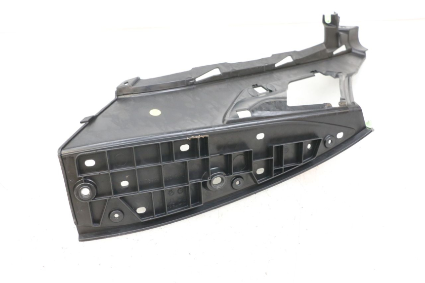 photo de CARENA PEDANA DESTRA PEUGEOT GEOPOLIS RS 125 (2007 - 2009) - Zoom sullo stato d'uso