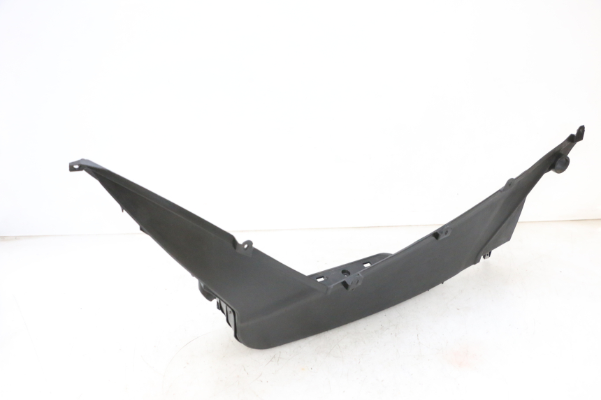 photo de CARENA PEDANA DESTRA JM MOTORS GTS 125 (2015 - 2019) - Dettagli dei punti di fissaggio