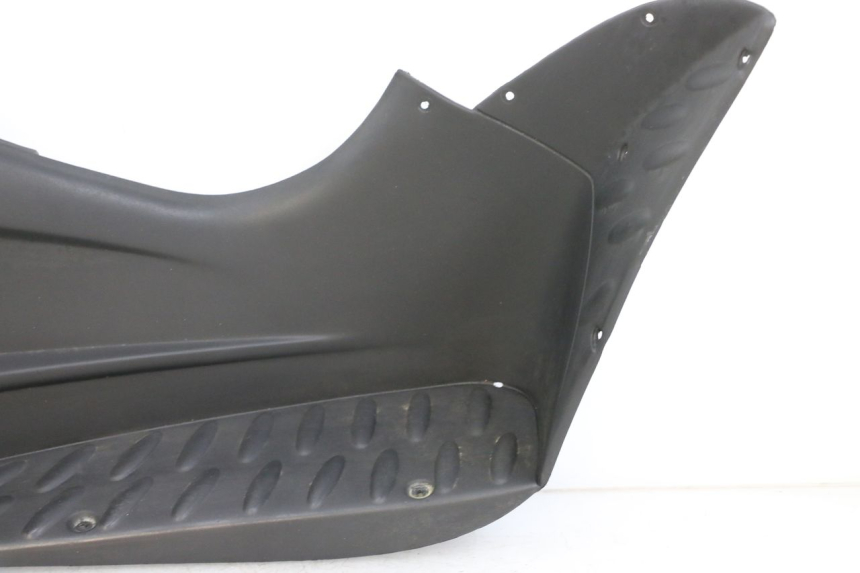 photo de CARENA PEDANA DESTRA RENAULT KOURANOS 125 (2001 - 2004) - Dettagli dei punti di fissaggio