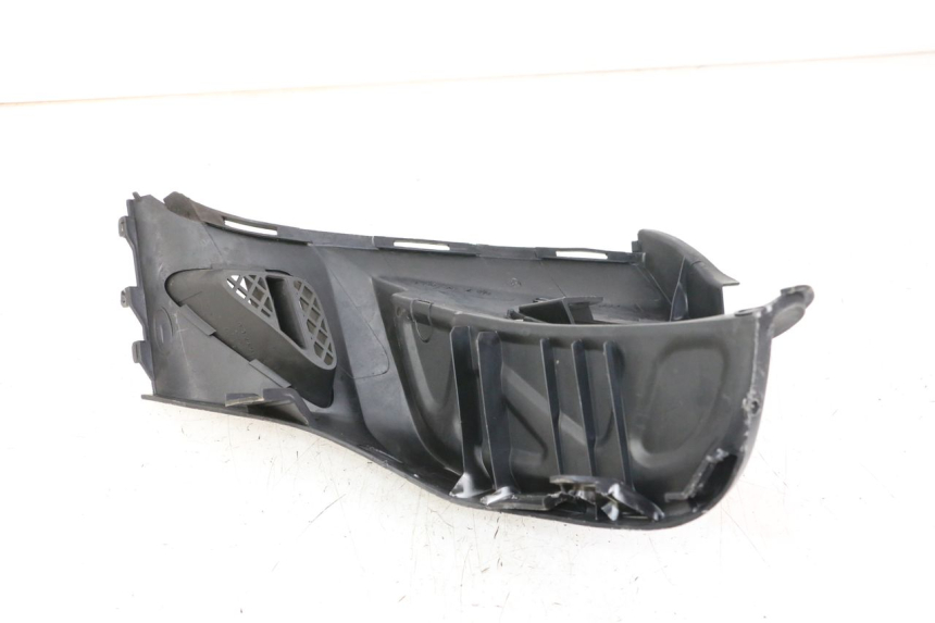 photo de CARENA PEDANA DESTRA KYMCO GRAND DINK 125 (2008 - 2014) - Altra angolazione