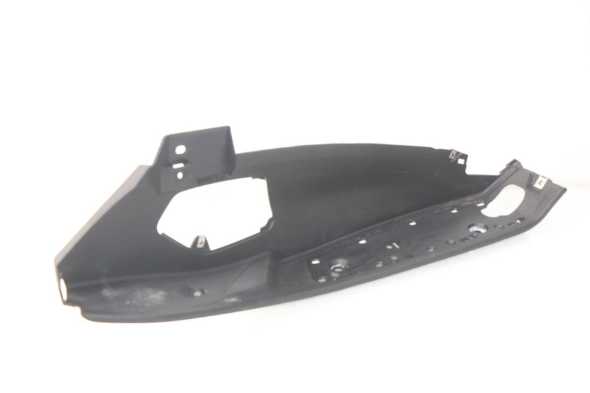 photo de Pedana destra PIAGGIO MP3 HPE 500 (2019 - 2022) - Vista d'insieme del prodotto