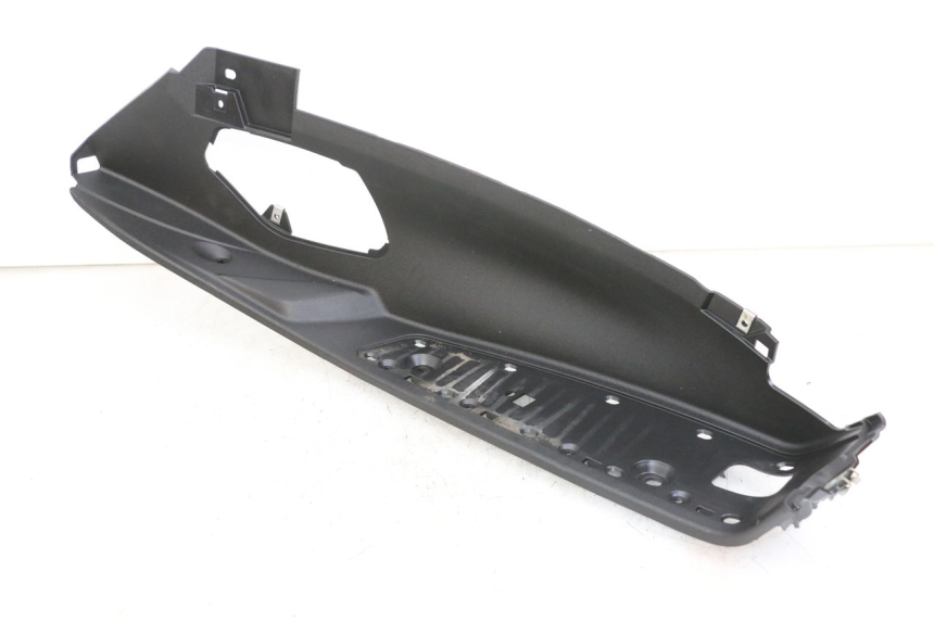 photo de CARENA PEDANA DESTRA PIAGGIO MP3 HPE 350 (2018 - 2020) - Primo piano tecnico