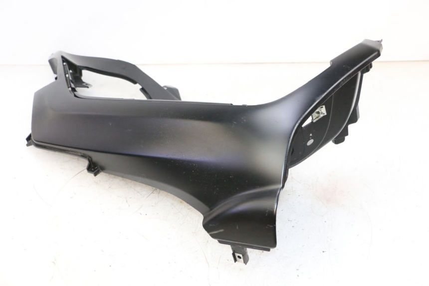 photo de CARENA PEDANA DESTRA PIAGGIO MP3 HPE 300 (2019 - 2026) - Marcature e riferimenti originali