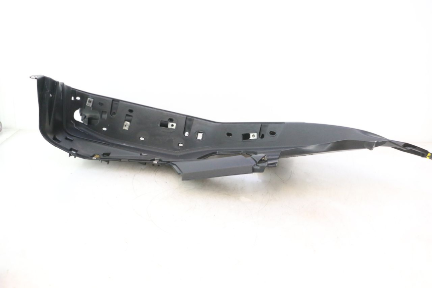 photo de CARENA PEDANA DESTRA PIAGGIO MP3 HPE 530 (2022 - 2026) - Altra vista dell'articolo