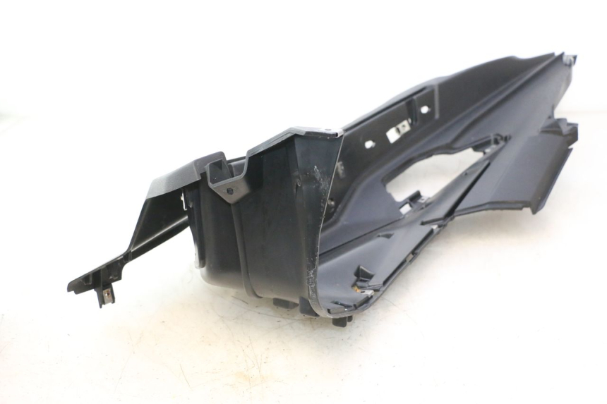 photo de CARENA PEDANA DESTRA PIAGGIO MP3 HPE 530 (2022 - 2026) - Caratteristiche distintive