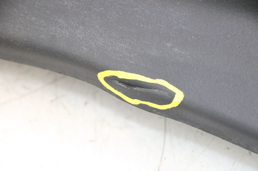 photo de CARENA PEDANA DESTRA PIAGGIO MP3 HPE 530 (2022 - 2026) - Primo piano ad alta risoluzione