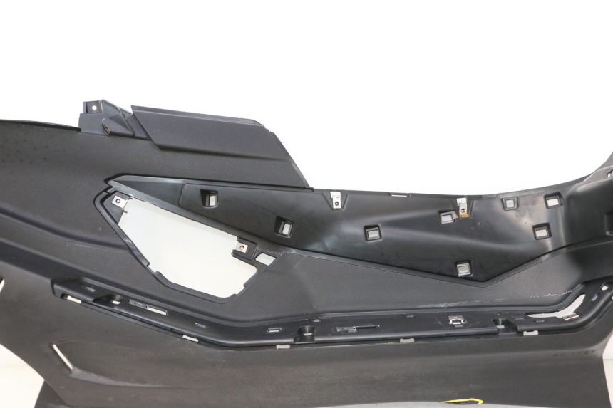 photo de CARENA PEDANA DESTRA PIAGGIO MP3 HPE 530 (2022 - 2026) - Foto prodotto supplementare