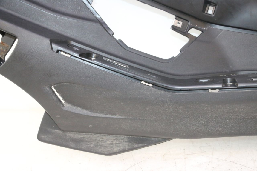 photo de CARENA PEDANA DESTRA PIAGGIO MP3 HPE 530 (2022 - 2026) - Angolazione alternativa