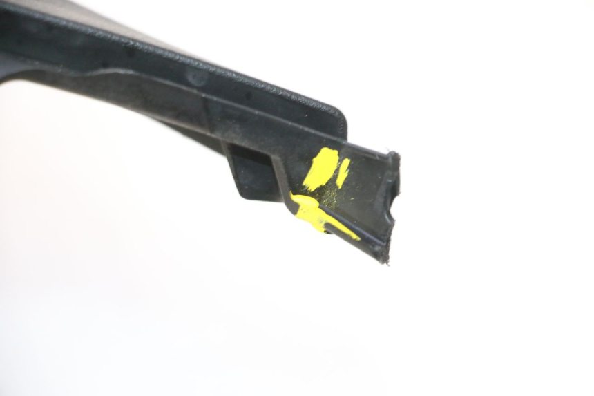 photo de CARENA PEDANA DESTRA PIAGGIO MP3 HPE 530 (2022 - 2026) - Zoom sullo stato d'uso