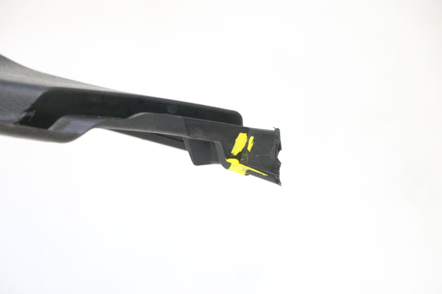 photo de CARENA PEDANA DESTRA PIAGGIO MP3 HPE 530 (2022 - 2026) - Marcature e riferimenti originali