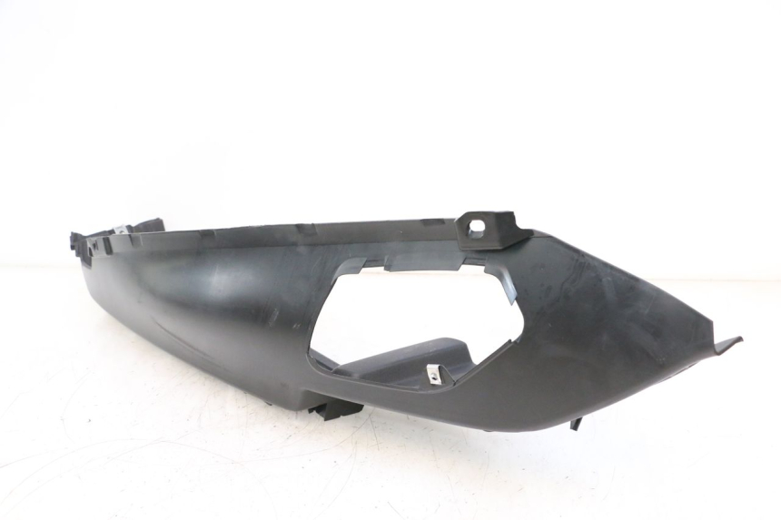 photo de MARCHE PIED DESTRO PIAGGIO MP3 LT 400 (2007 - 2012) - Dettagli dei punti di fissaggio