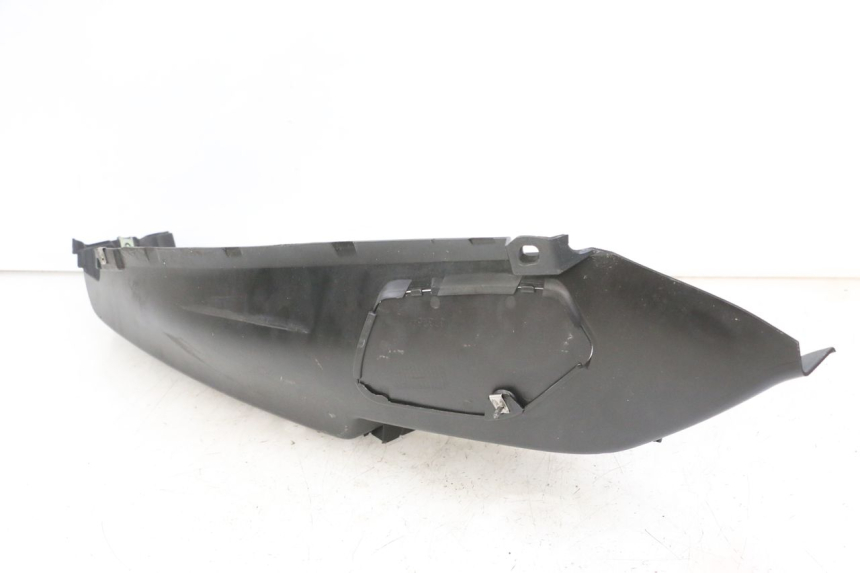 photo de Pedana destra PIAGGIO MP3 500 (2011 - 2015) - Dettagli dei punti di fissaggio