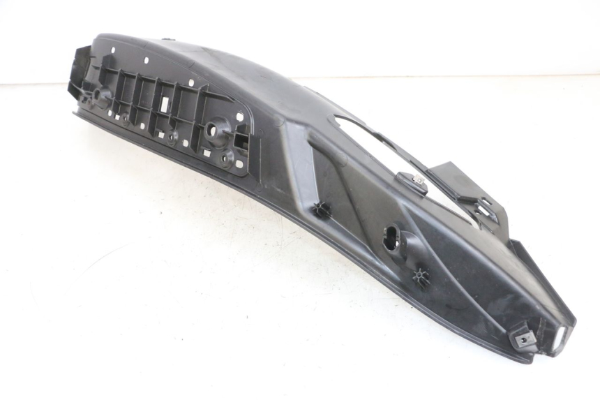 photo de CARENA PEDANA DESTRA PIAGGIO MP3 500 (2016 - 2018) - Altra angolazione