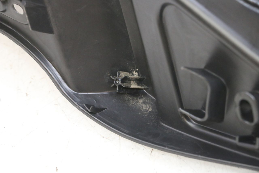 photo de MARCHE PIED DESTRO PIAGGIO MP3 RL 250 (2006 - 2010) - Zoom sullo stato d'uso