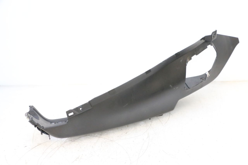 photo de MARCHE PIED DESTRO PIAGGIO MP3 RL 250 (2006 - 2010) - Dettagli dei punti di fissaggio