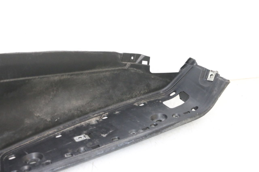 photo de MARCHE PIED DESTRO PIAGGIO MP3 RL 250 (2006 - 2010) - Ricambio usato controllato