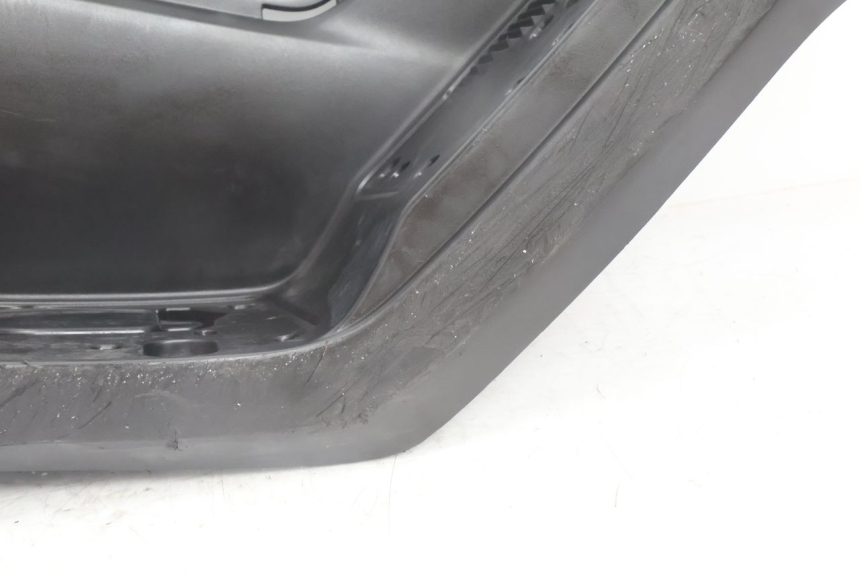 photo de CARENA PEDANA DESTRA YAMAHA N-MAX NMAX 125 (2021 - 2024) - Zoom sullo stato d'uso