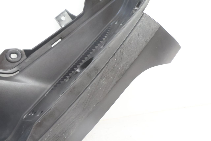 photo de CARENA PEDANA DESTRA YAMAHA N-MAX NMAX 125 (2021 - 2024) - Altra angolazione