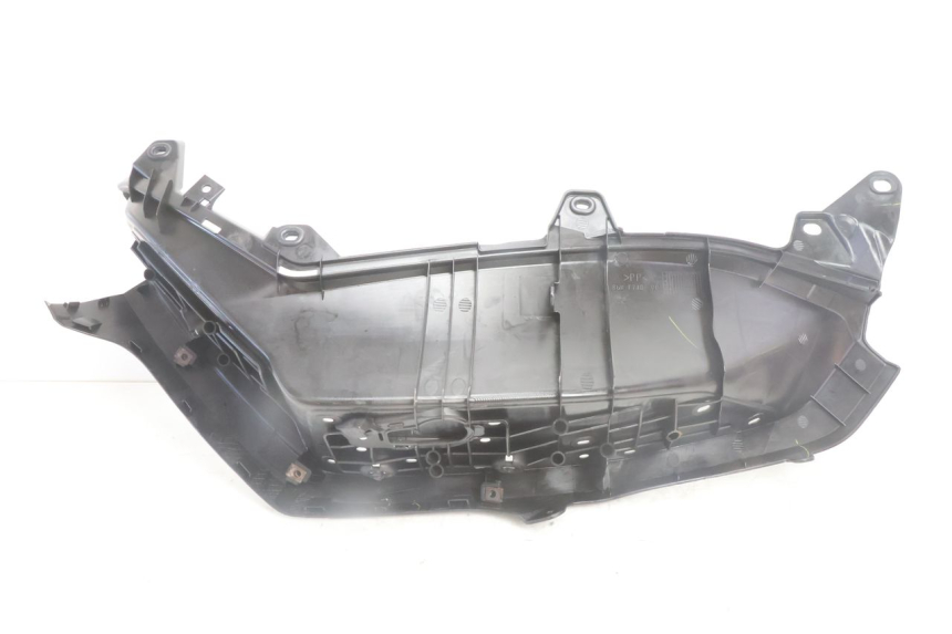 photo de CARENA PEDANA DESTRA YAMAHA N-MAX NMAX 125 (2021 - 2024) - Dettagli dei punti di fissaggio