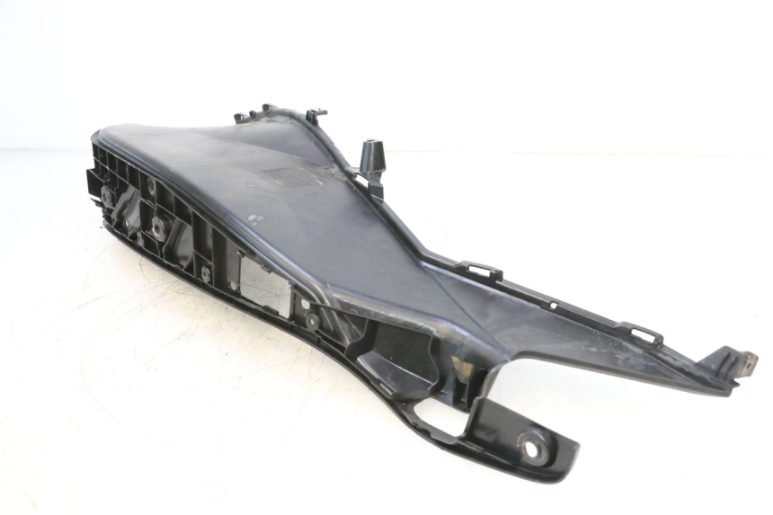 photo de CARENA PEDANA DESTRA HONDA PCX (JF57/JF64) 125 (2014 - 2018) - Altra angolazione
