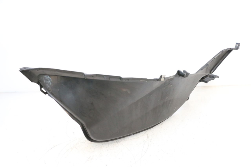 photo de CARENA PEDANA DESTRA HONDA PCX (JF57/JF64) 125 (2014 - 2018) - Primo piano tecnico