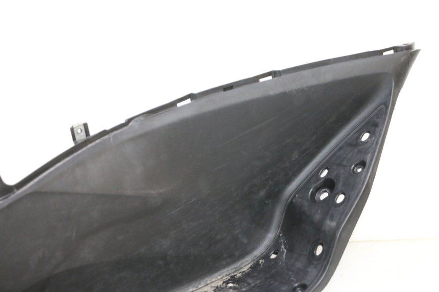 photo de CARENA PEDANA DESTRA HONDA PCX (JF57/JF64) 125 (2014 - 2018) - Stato della superficie e materiale