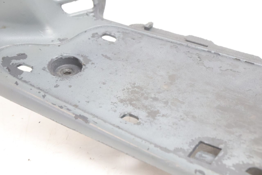 photo de CARENA PEDANA DESTRA GILERA RUNNER SP 50 (2002 - 2004) - Primo piano tecnico