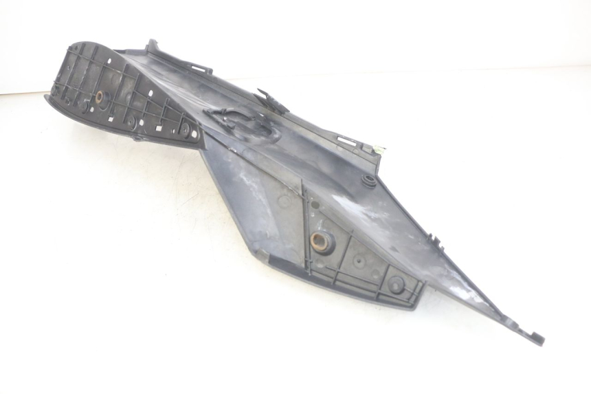 photo de MARCHE PIED DESTRO PEUGEOT SATELIS 125 (2006 - 2009) - Dettaglio del componente