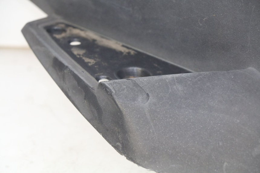 photo de MARCHE PIED DESTRO PEUGEOT SATELIS 125 (2006 - 2009) - Dettagli dei punti di fissaggio