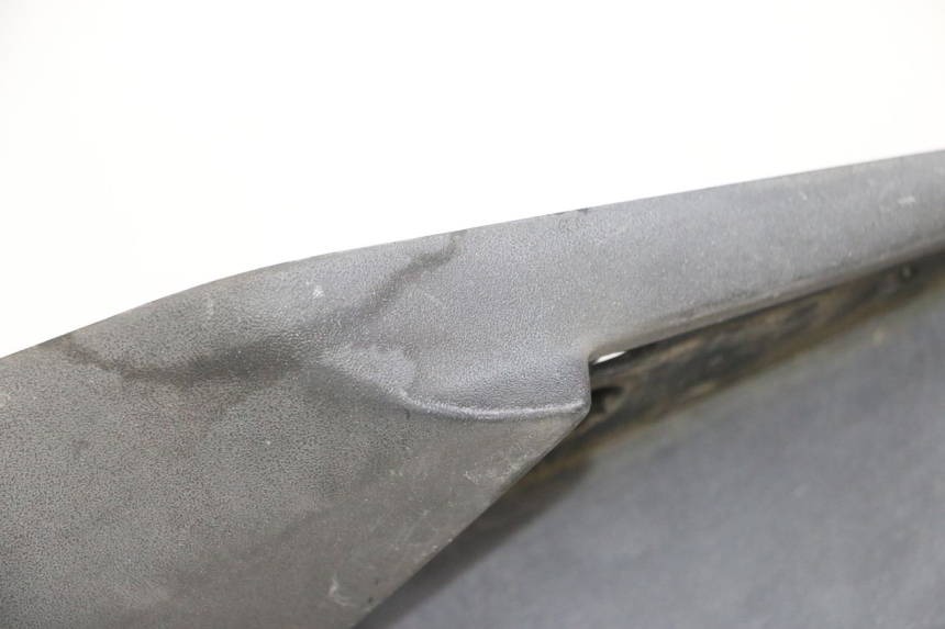 photo de CARENA PEDANA DESTRA PEUGEOT SATELIS 250 (2006 - 2012) - Dettaglio del componente