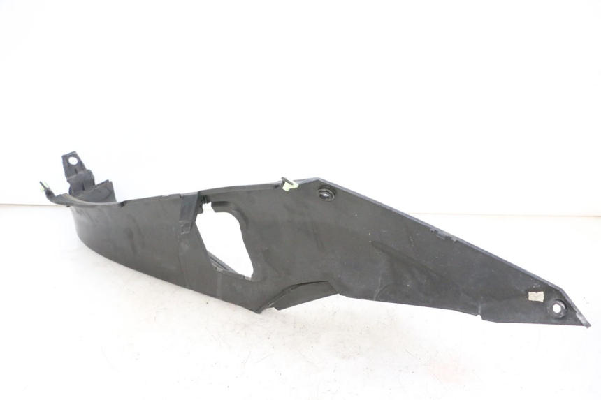 photo de CARENA PEDANA DESTRA PEUGEOT SATELIS 250 (2006 - 2012) - Primo piano tecnico