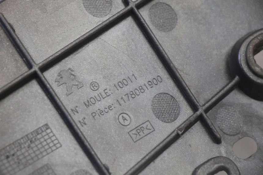 photo de Pedana destra PEUGEOT SATELIS 125 (2013 - 2018) - Dettagli dei punti di fissaggio