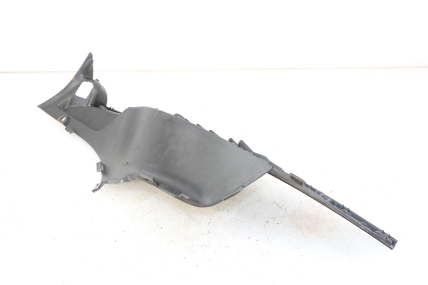 photo de CARENA PEDANA DESTRA APRILIA SCARABEO GT TOURING 125 (1999 - 2005) - Zoom sullo stato d'uso