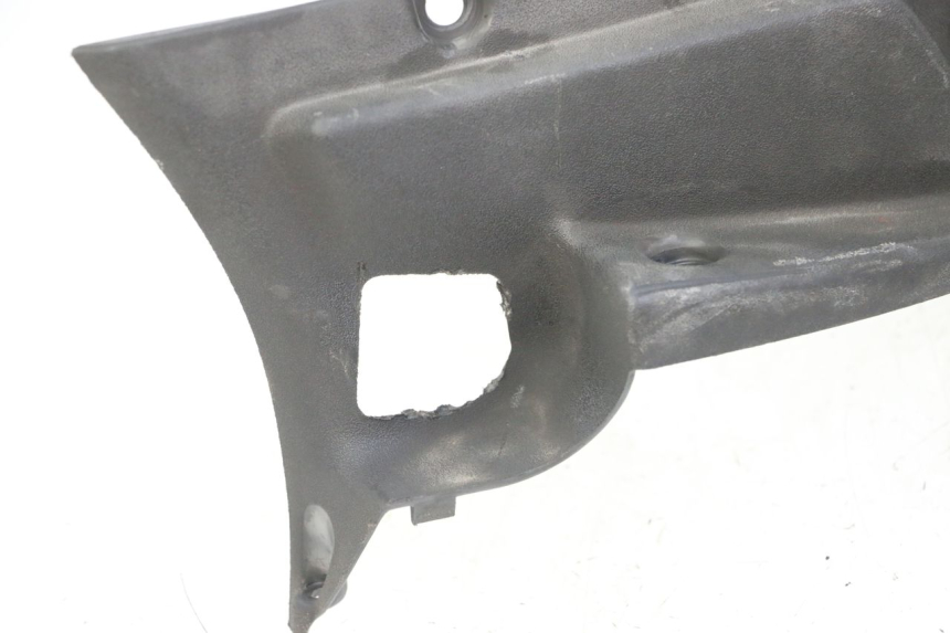 photo de CARENA PEDANA DESTRA APRILIA SCARABEO GT TOURING 125 (1999 - 2005) - Stato della superficie e materiale