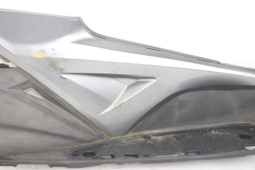 photo de CARENA PEDANA DESTRA KYMCO X-CITING XCITING 400 (2014 - 2018) - Caratteristiche distintive