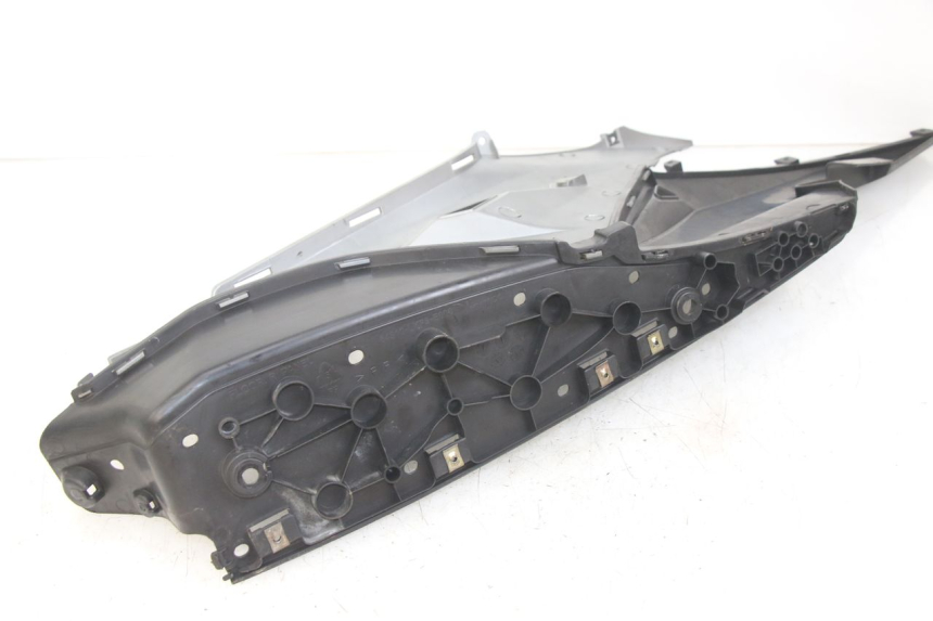 photo de CARENA PEDANA DESTRA KYMCO X-CITING XCITING 400 (2014 - 2018) - Primo piano tecnico