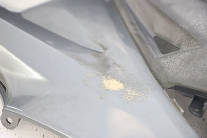 photo de CARENA PEDANA DESTRA KYMCO X-CITING XCITING 400 (2014 - 2018) - Stato della superficie e materiale