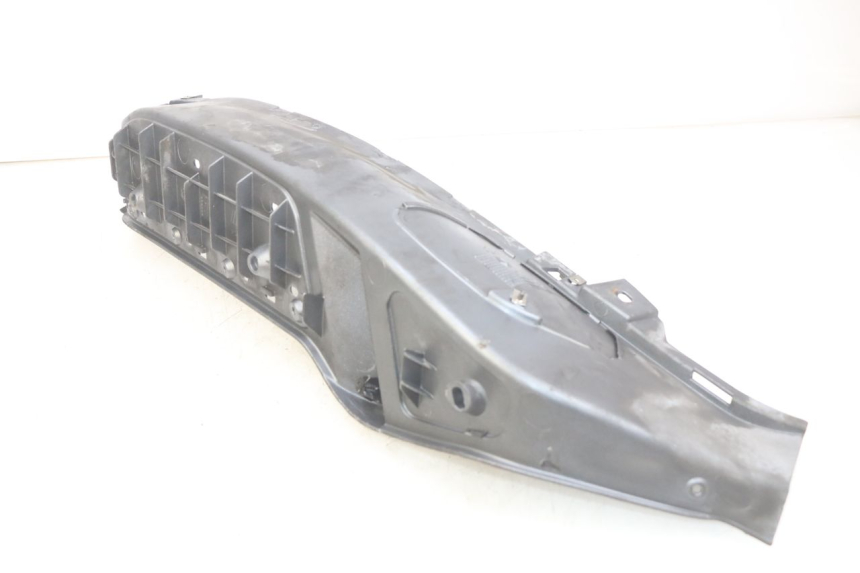 photo de MARCHE PIED DESTRO PIAGGIO X8 125 (2004 - 2007) - Primo piano tecnico
