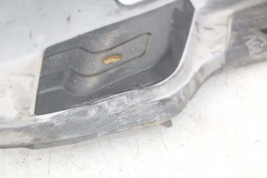 photo de MARCHE PIED DESTRO PIAGGIO X9 EVOLUTION 125 (2003 - 2007) - Dettagli dei punti di fissaggio